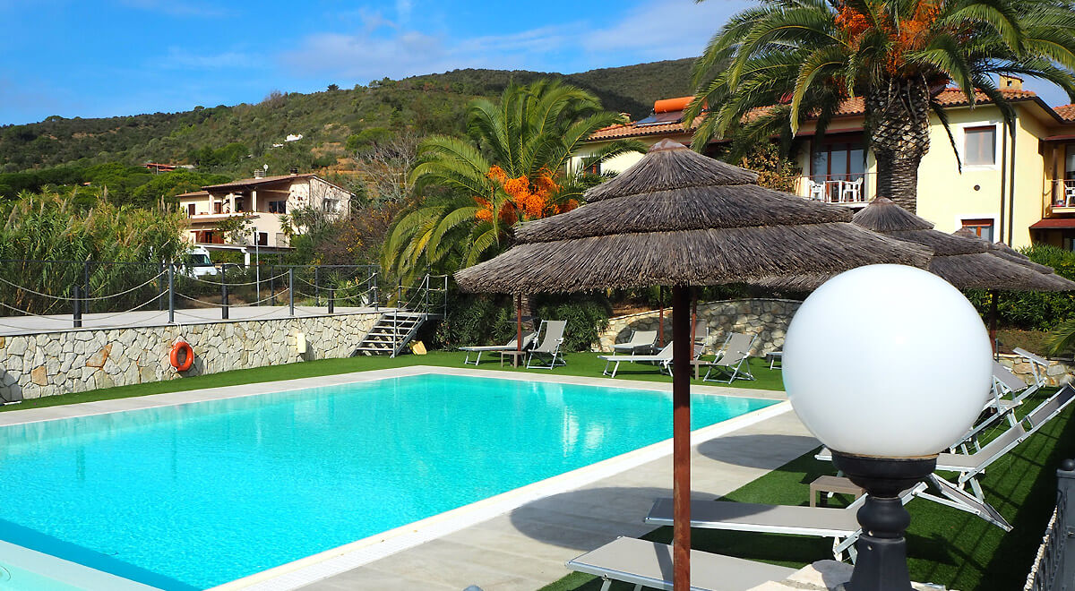 The swimming pool of the Residence Il Mandorlo