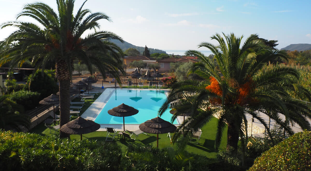 The swimming pool of the Residence Il Mandorlo